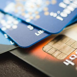 Les fraudeurs utilisent des techniques sournoises pour manipuler les consommateurs et obtenir leurs identifiants bancaires.