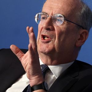 Le contrôle des aides d'Etat « devrait à présent être intégralement restauré », estime François Villeroy de Galhau, gouverneur de la Banque de France.