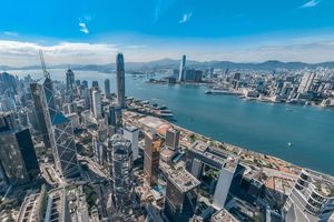 L'économie de Hong Kong dépend de plus en plus de ses liens avec la Chine continentale.