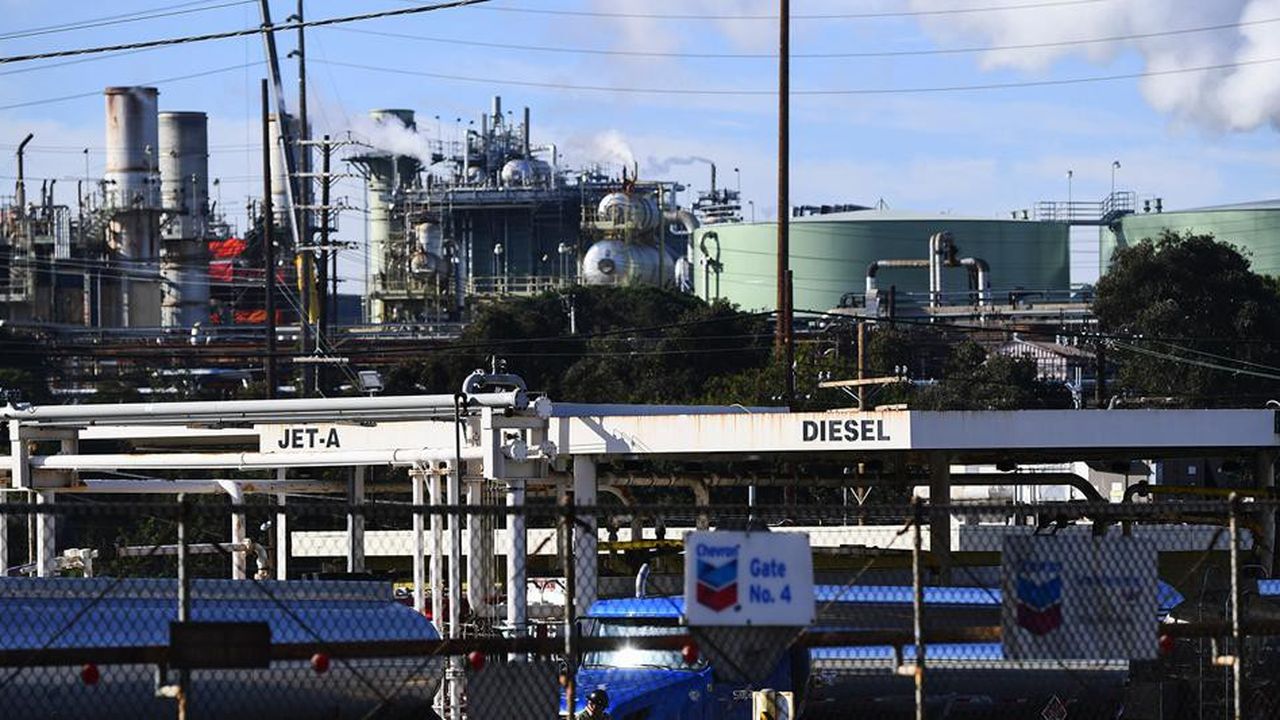 ﻿Chevron a signé la deuxième plus grosse acquisition de 2023, à près de 60 milliards de dollars, sur le pétrolier Hess, derrière celle de Exxon sur Pioneer à 65 milliards, selon le décompte de Refinitiv.