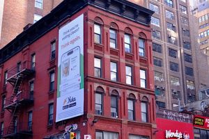 Une publicité pour Yuka dans une rue de New York.