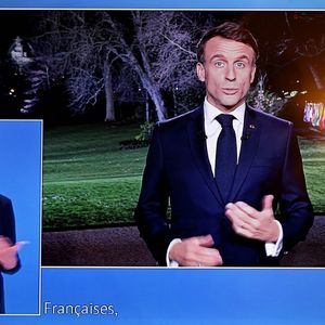 Emmanuel Macron a présenté ses voeux aux Français depuis le jardin de l'Elysée, devant les drapeaux des nations olympiques en vue des JO de Paris.