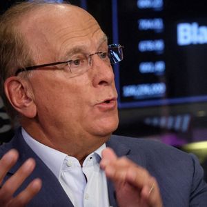 Le plus grand gestionnaire au monde, BlackRock, dirigé par Larry Fink, veut diversifier son offre de fonds sur le bitcoin et les cryptos.