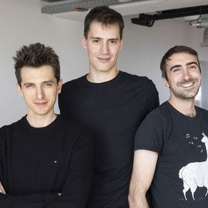 Les trois cofondateurs de Mistral AI : Guillaume Lample, Arthur Mensch et Timothée Lacroix.