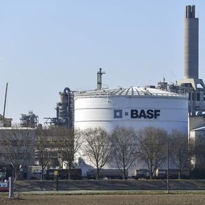 Selon Bloomberg, les industriels allemands BASF et Bosch sont en train de lever 2,7 milliards de dollars de dette privée.