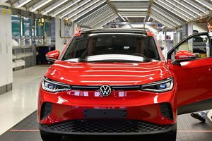 Sur l'ensemble de l'année 2023, les immatriculations de voitures 100 % électriques en Allemagne ont augmenté de 11 % pour atteindre 524.000 unités.