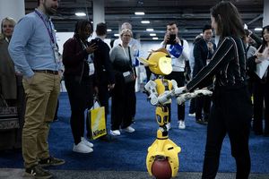 Le robot Miroki de la start-up française Enchanted Tools, au CES de Las Vegas, aux Etats-Unis, le 9 janvier 2024.
