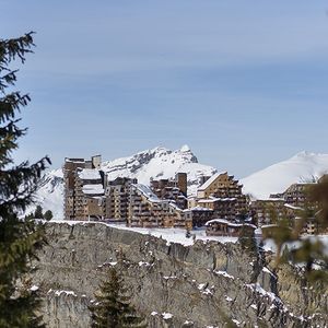 Avoriaz, en Haute-Savoie. Concentrant la majeure partie des offres d'hébergements haut de gamme, les Alpes attirent une clientèle chic et fortunée. Entre 2022 et 2023, les prix y ont grimpé, en moyenne, de 20 %.
