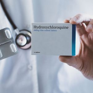 Près de 13.000 patients souffrant du Covid-19 seraient décédés à la suite de la prescription d'hydroxychloroquine dans six pays, dont la France.