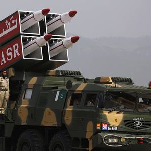 Des missiles balistiques pakistanais NASR sont présentés lors d'un défilé militaire à Islamabad.