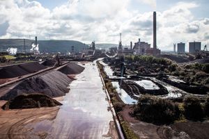 Tata Steel, filiale du groupe indien Tata, doit officialiser ce vendredi la fermeture de ses deux fours de Port Tablot, au Pays de Galles.