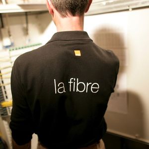 Avec ses techniciens (photo), Orange a déployé le plus grand réseau fibre de France.