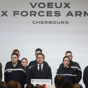 Le président Emmanuel Macron a demandé aux industriels de la défense plus de réactivité. 
