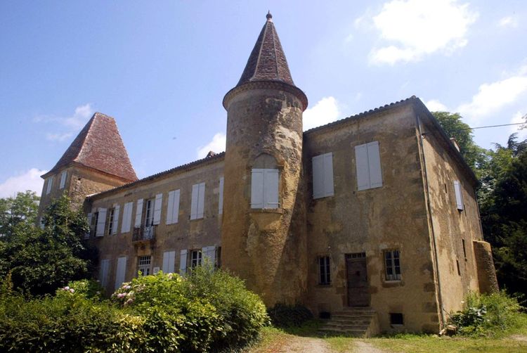 C'est dans ce château situé à environ 120 km de Toulouse qu'est né au début du XVIIe siècle Charles de Batz de Castelmore, plus connu sous le nom de d'Artagnan, dont la vie au service de la couronne de France inspirera le célèbre personnage d'Alexandre Dumas.