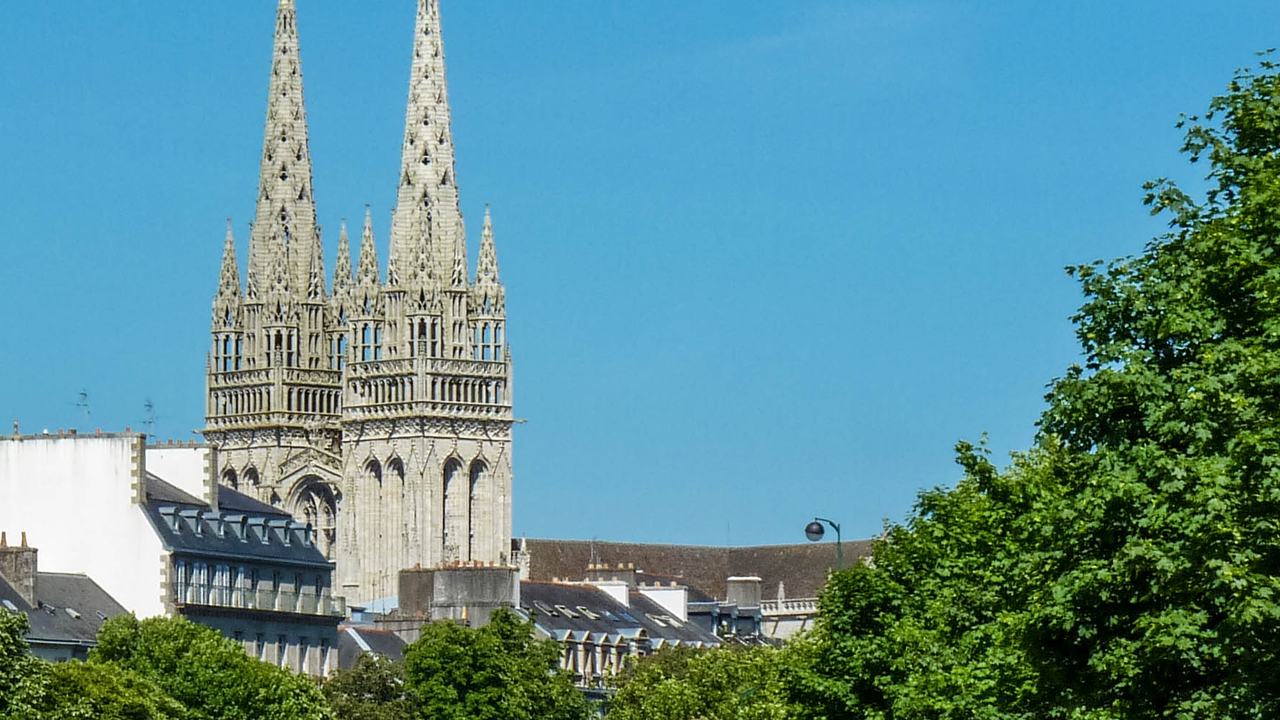 QUIMPER, gente dame de Cornouaille | Historia