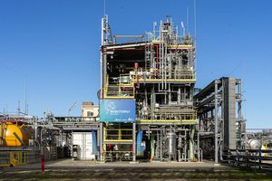 Michelin vient d'inaugurer un démonstrateur pour produire à petite échelle du butadiène à partir d'éthanol issu de la biomasse.