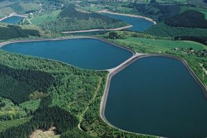 Les deux lacs supérieurs de la centrale de Coo en Belgique.