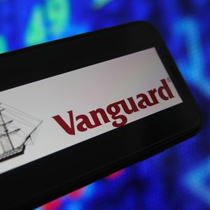 La décision de Vanguard a causé un tollé sur les réseaux sociaux, où le hashtag #BoycottVanguard a été repris par plusieurs milliers d'internautes.