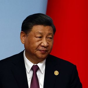 La Chine (président Xi Jinping) veut soutenir ses marchés boursiers et éviter un plongeon des actions qui minerait la confiance dans le régime et dans sa politique économique.