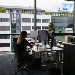 Près de 7 % des 107.600 postes de SAP dans le monde vont être affectés, notamment pour réduire les tâches de bureau. 