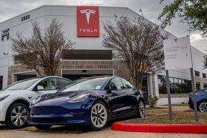 Tesla s'annonce à un rythme de croissance des volumes moins important que prévu cette année.