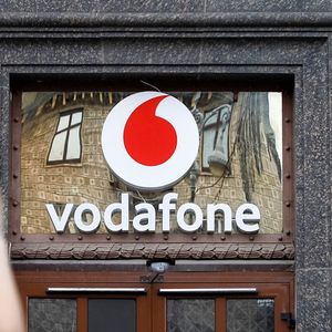 Londres a demandé à Vodafone de mettre en place une série de mesures correctives après l'entrée d'Emirates Telecommunications Group (e&) à son capital.
