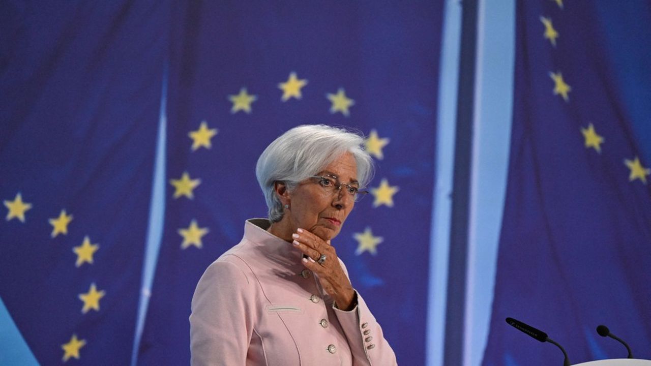 Christine Lagarde, la présidente de la Banque centrale européenne (BCE), doit gérer une délicate et prudente baisse des taux en 2024 sans sacrifier le sacro-saint objectif d'une inflation ramenée durablement à 2 %.