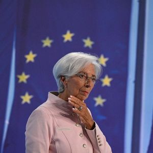 Christine Lagarde, la présidente de la Banque centrale européenne (BCE), doit gérer une délicate et prudente baisse des taux en 2024 sans sacrifier le sacro-saint objectif d'une inflation ramenée durablement à 2 %.