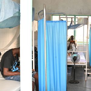 Des patients atteints de lèpre, à l'institut Raoul-Follereau d'Adzopé (Côte d'Ivoire), le 25 janvier 2023. La lèpre est classée par l'OMS parmi les 20 « maladies tropicales négligées ».