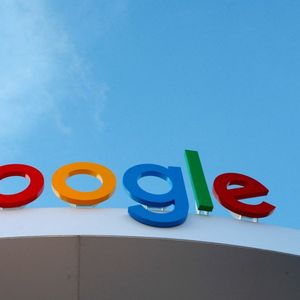 Google a confirmé mi-janvier le licenciement de plusieurs centaines de personnes au sein de son équipe mondiale de vente de publicités.