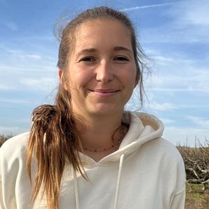 Valentine Simondi, diplômée de l'IAE d'Aix-Marseille, défend une agriculture de proximité.