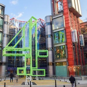 Channel 4 devrait quitter son siège londonien dans les prochaines années, selon la nouvelle stratégie dévoilée par le groupe.