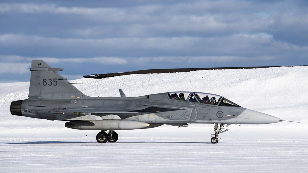 La Suède est le seul pays d'Europe avec la France à construire ses propres avions de chasse. En France, Dassault réalise les Rafale. En Suède, Saab assemble les Gripen.