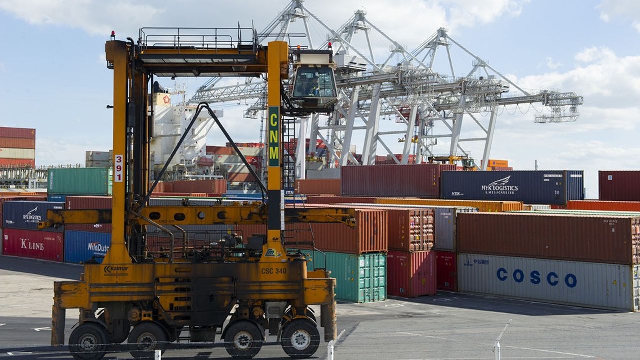 Un terminal de conteneurs au Havre. Le trafic de conteneurs maritimes a reculé de 15 % dans le port haut-normand l'an dernier.