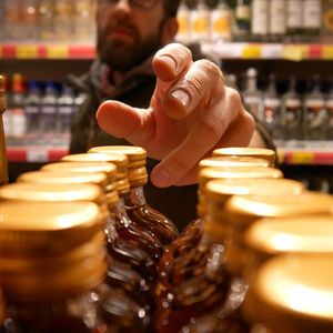 En 2023, l'appellation cognac a vu ses expéditions reculer sévèrement pour passer de 212 millions de bouteilles à 165 millions de bouteilles, soit un recul de plus de 22 %.