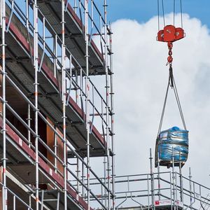 Le nombre de mises en chantier de logements est en chute libre en France.