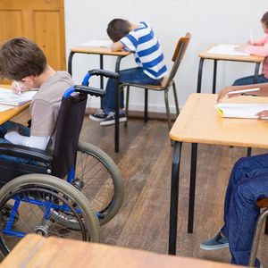 En 2022, 222.500 élèves en situation de handicap étaient scolarisés dans une école du premier degré.