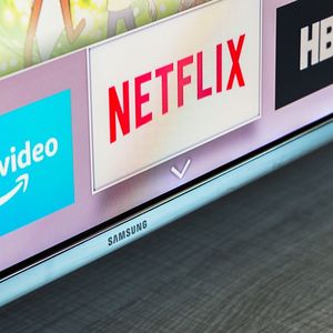 Des opérateurs télécoms comme Charter ou Free ont récemment signé des accords de distribution avec Netflix, Disney+, etc., sans augmentation du prix payé par leurs clients. 