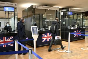 Londres a mis en place un système de visa à points, qui a fait reculer le nombre d'entrées de travailleurs européens.
