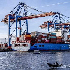 A Hambourg, près d'un container déchargé sur trois provient de Chine. Sur les six premiers mois de 2023, les arrivées de containers arrivant de Chine étaient en recul de 18,8 %.
