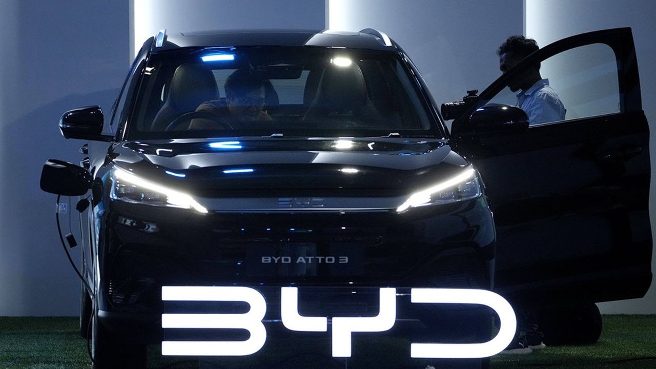 BYD est devenu numéro un mondial de l'électrique devant l'américain Tesla au quatrième trimestre 2023.