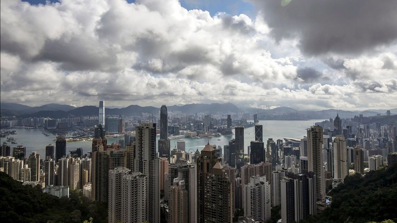 Après les manifestations pro-démocratie, la loi de sécurité nationale et la quarantaine liée au Covid levée début 2023, le monde de la finance à Hong Kong s'est résolument tourné vers Pékin.