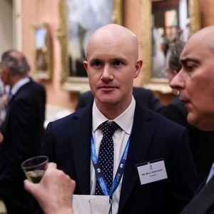 Le dirigeant de Coinbase Brian Armstrong lors d'une réception à Buckingham Palace, à Londres, le 27 novembre 2023.