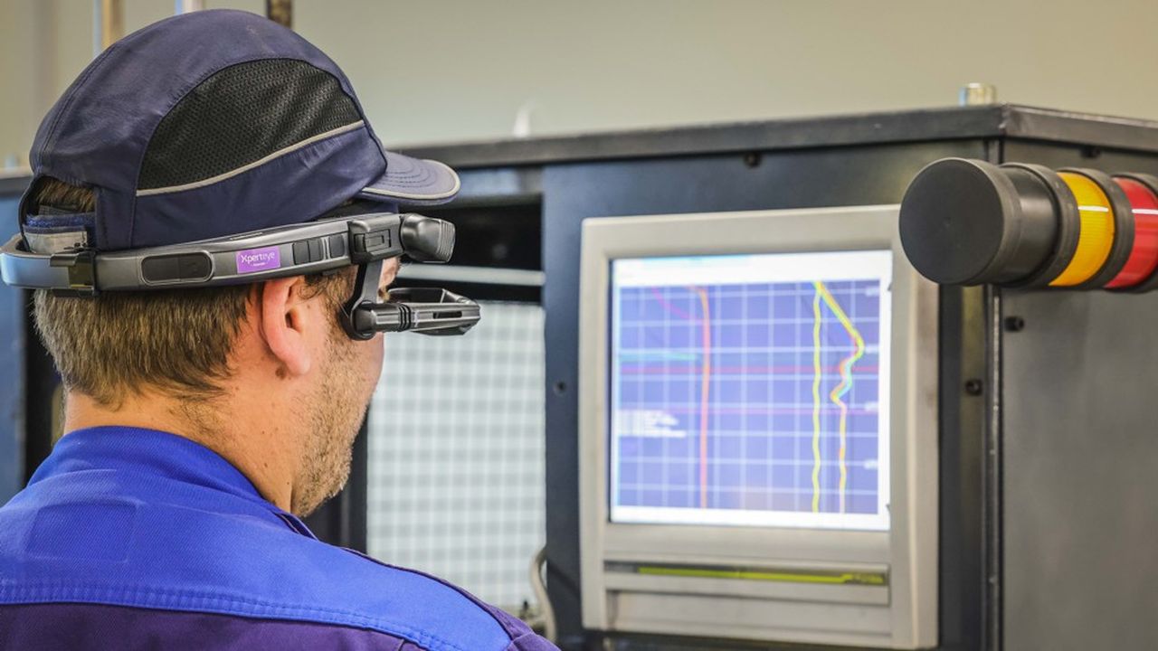 Un opérateur de l'ASN peut intervenir sur site à Calais avec le soutien à distance d'experts qui voient la même chose que lui grâce à ses lunettes de réalité augmentée.