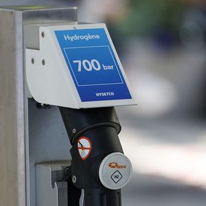 Selon l'association France Hydrogène, la France compte, à ce stade, 69 stations de recharge, 197 étant recensées pour 2025-2026. De quoi stimuler l'intérêt des groupes de BTP.