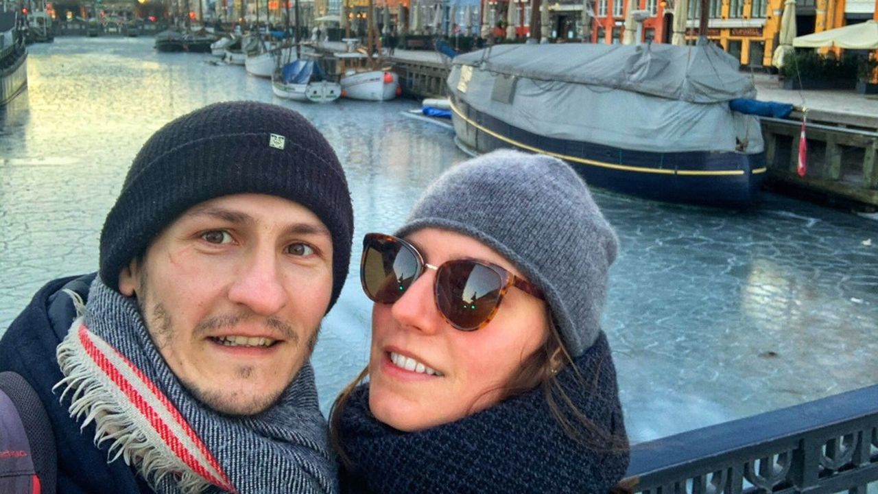 Mathieu Lamotte, 35 ans, et Chloé de Chazeron, 33 ans, ont quitté Paris pour le Danemark en septembre 2020.