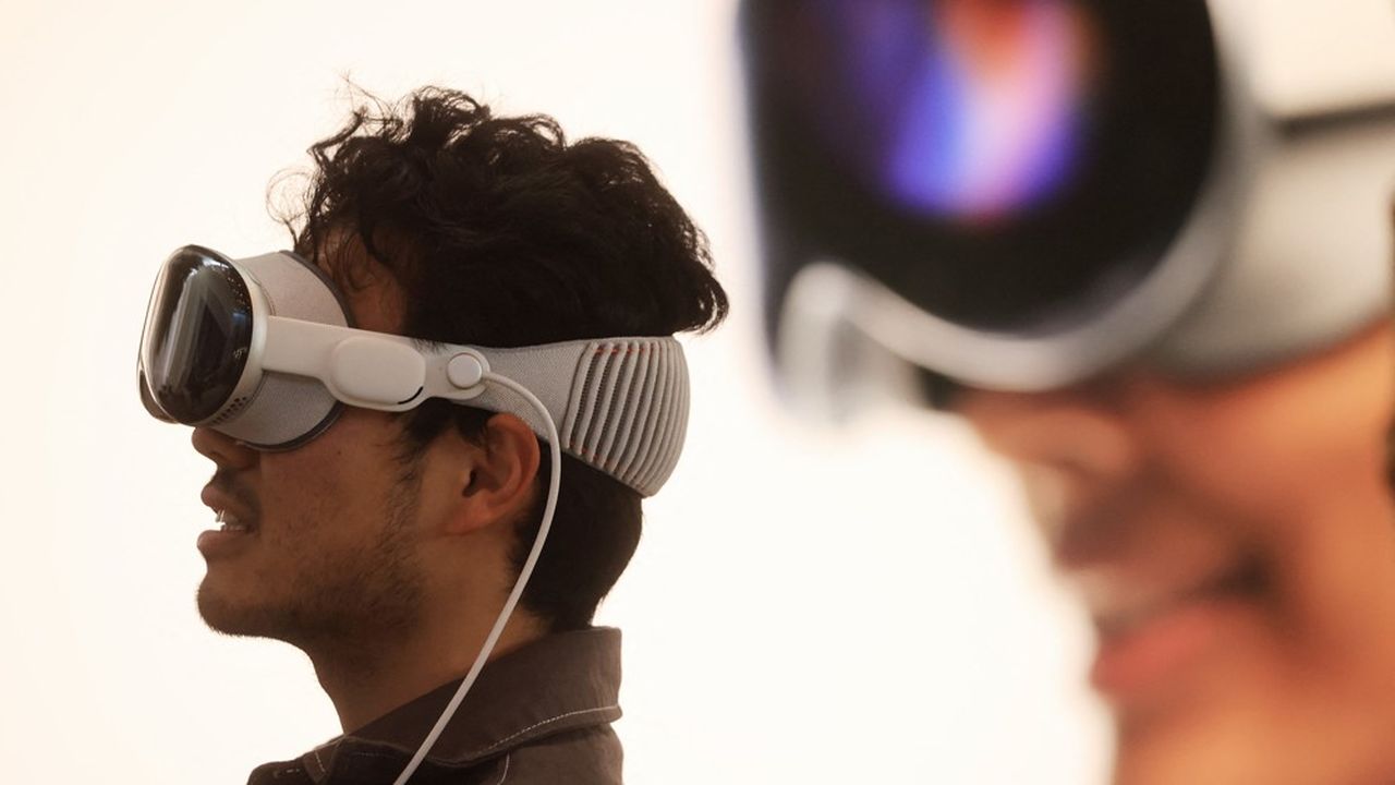 Le 2 février, Apple a lancé son casque de réalité virtuelle et augmentée, le Vision Pro.