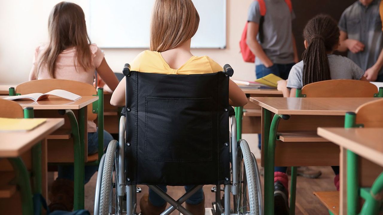 Plus de 80 postes sont à pourvoir pour accompagner la scolarisation des élèves porteurs d'un handicap en milieu dit  ordinaire  à Argenteuil et Bezons.