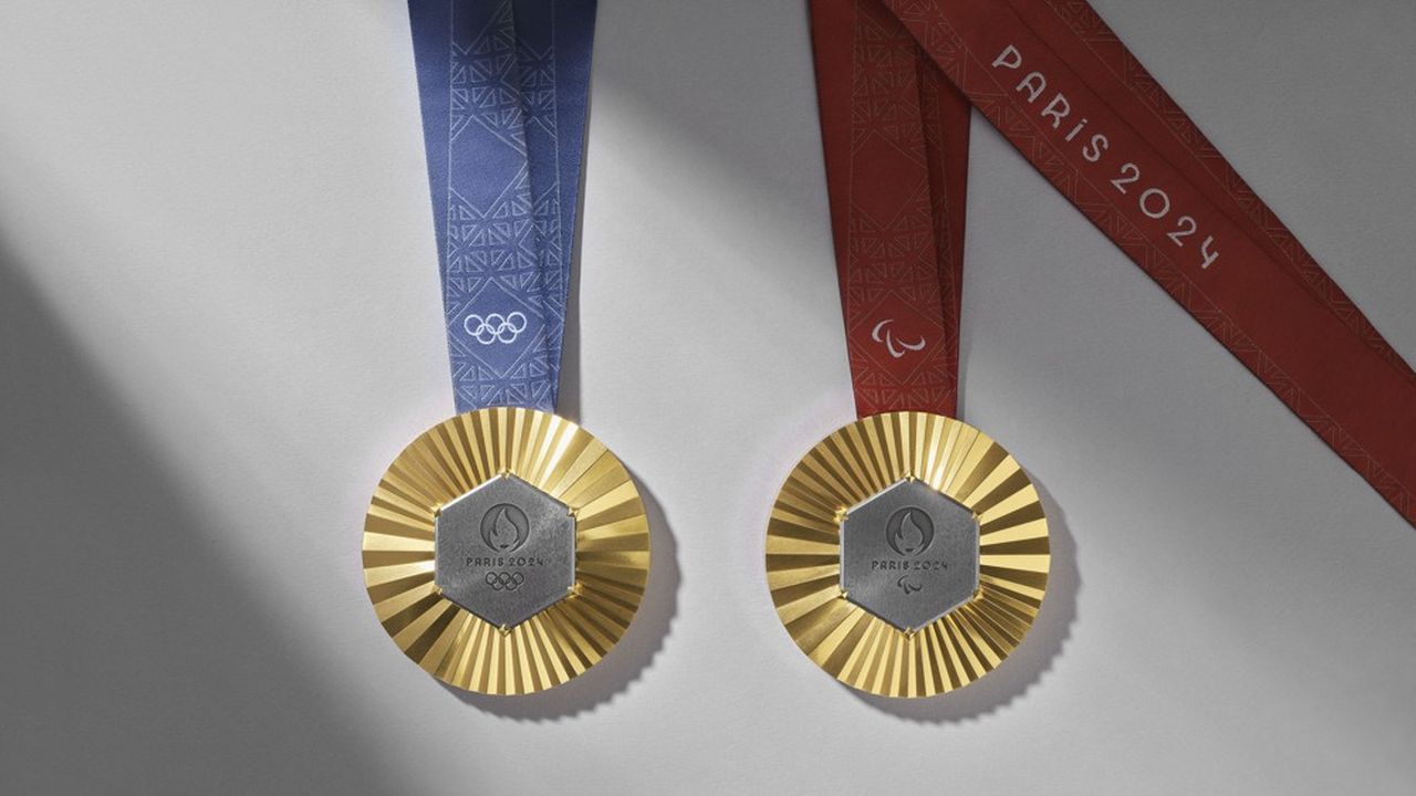 Médailles olympiques et paraolympiques Paris 2024 conçues par le joaillier Chaumet et frappées par la Monnaie de Paris.