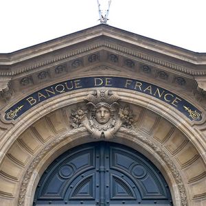 La Banque de France ferme de nouvelles caisses régionales chargées de stocker les pièces et les billets.